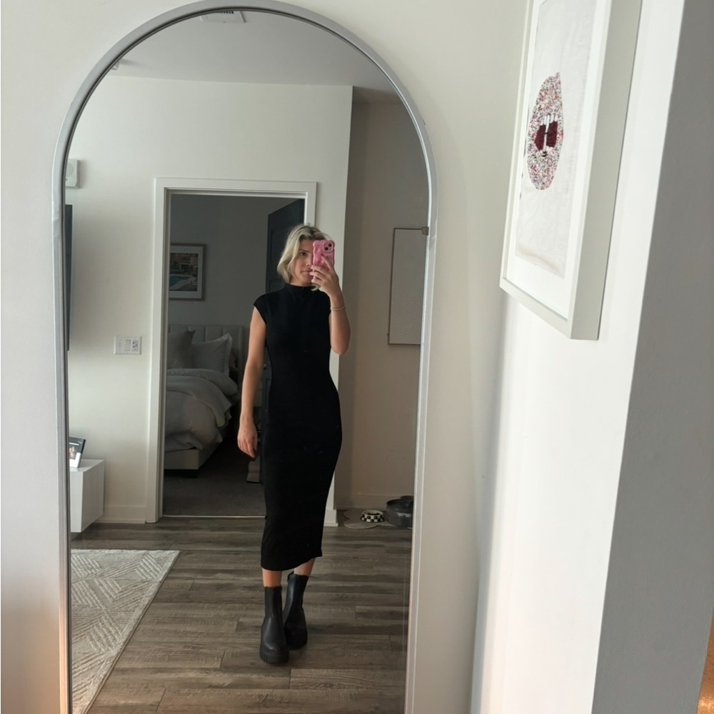 Zara Black Sleeveless Midi Knit Dress